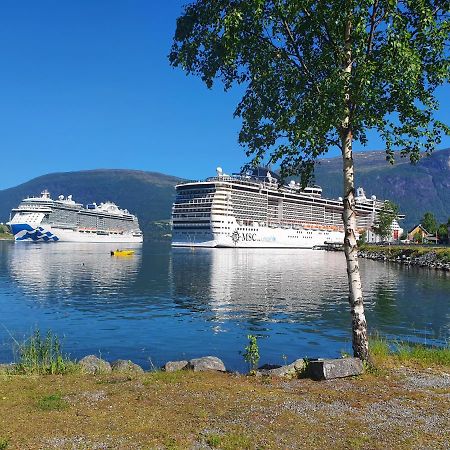 Moderne Panoramaleilighet 3-Roms I Olden Buitenkant foto